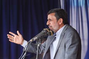  احمدی‌نژاد: پیغام دادند که اگر رویت را زیاد کنی پدرت را درمی‌آوریم 
