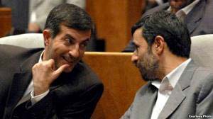 کیهان به نقل از رادیو زمانه: وضعیت احمدی​نژاد جشن عروسی هاشمی رفسنجانی است