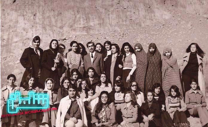 عکسی دیدنی از دختران دبیرستانی ایرانی در دهه ۵۰