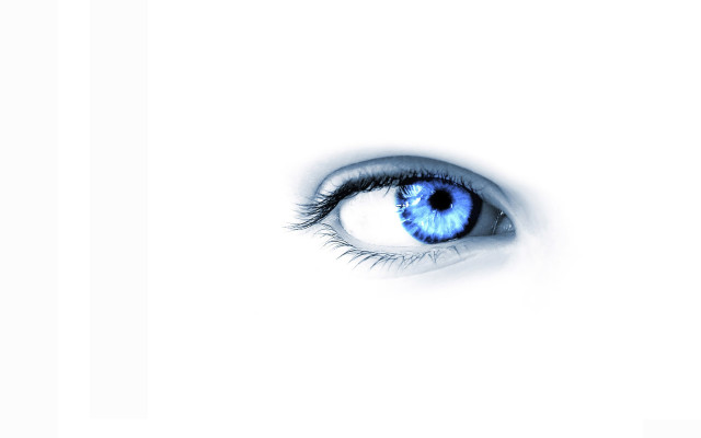 والپیپر سفید چشم آبی| Blue Eye White Background