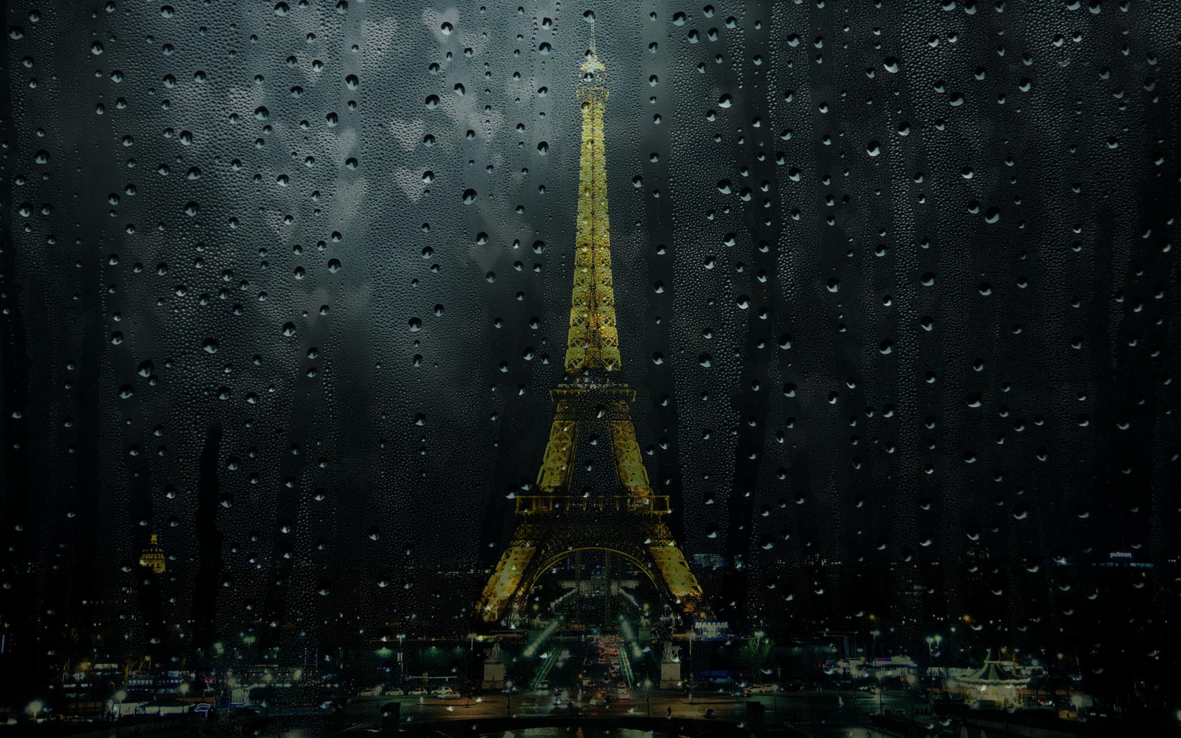 برج ایفل در باران