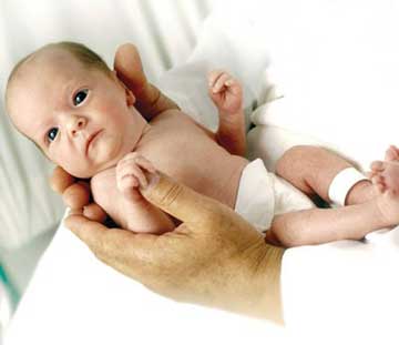 معاینات رایج پس از تولد نوزاد