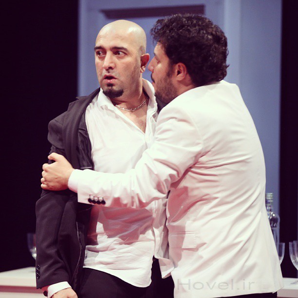 عکسهاي مجيد صالحي در کنار جواد عزتي در تئاتر! + تصاوير