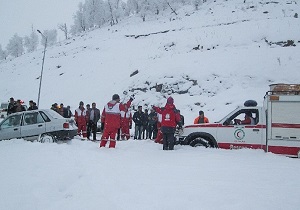 چرخساز:امدادرسانی به 4200 نفر در برف و کولاک 18 استان/ نجات 6 زن باردار 