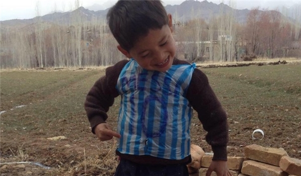 تقاضای مسی برای ملاقات با کودک افغان