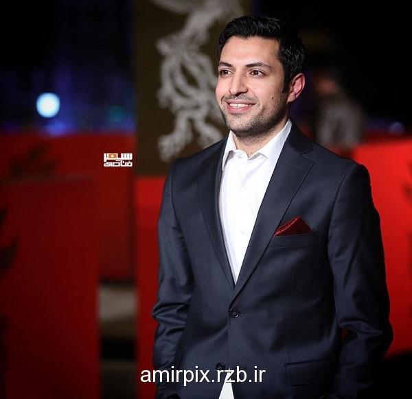 اشکان خطیبی در افتتاحیه سی‌ و‌ چهارمین جشنواره فیلم فجر