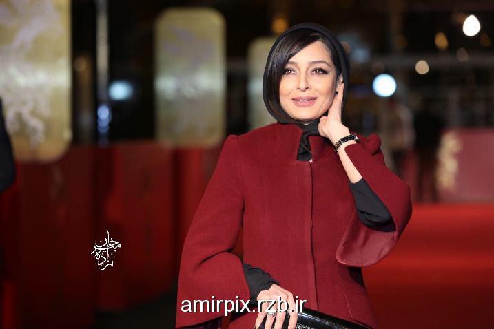 ساره بیات در افتتاحیه سی‌ و‌ چهارمین جشنواره فیلم فجر