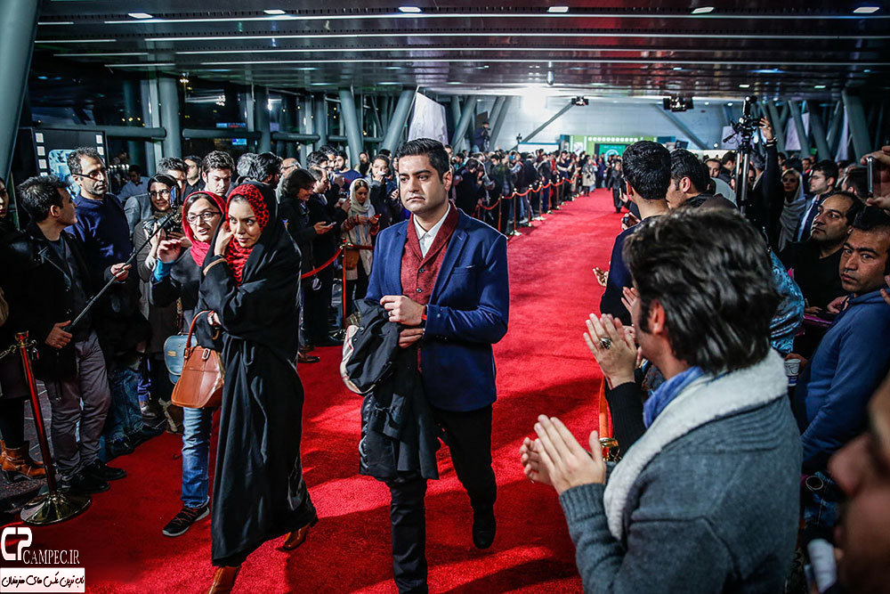 عکسهای آزاده نامداری با همسرش روی فرش قرمز جشنواره فیلم فجر