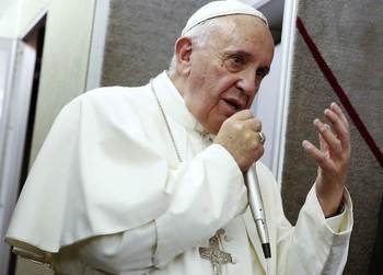 Pope urges to 'spare no effort' to solve Syria crisis