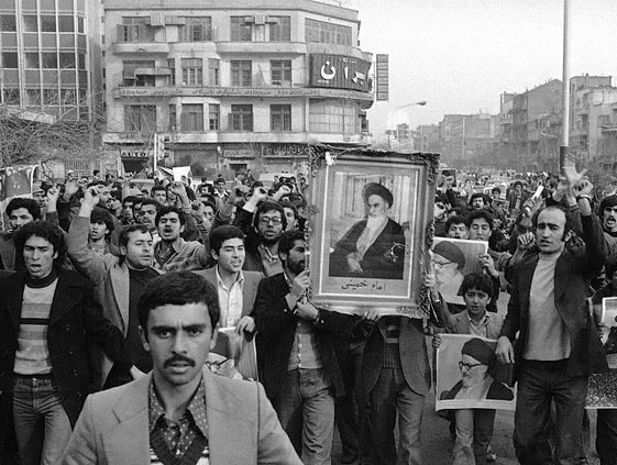 تصاویری تاریخی از روزهای پیروزی انقلاب 57