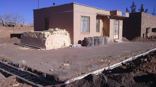 عملیات اجرائی احداث دیوار خانه بهداشت دوحصاران
