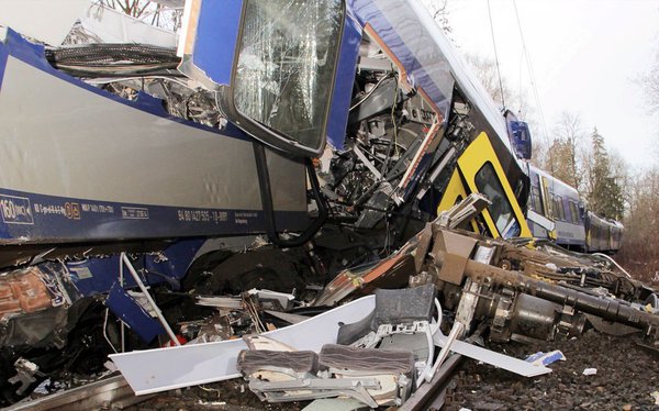 تصادف قطار در آلمان‎ + گزارش تصویری