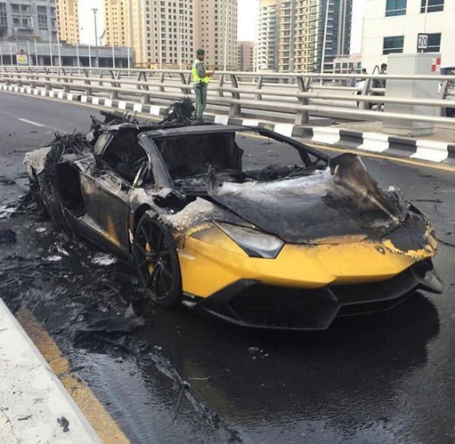 آتش گرفتن لامبورگینی در دبی! + عکس