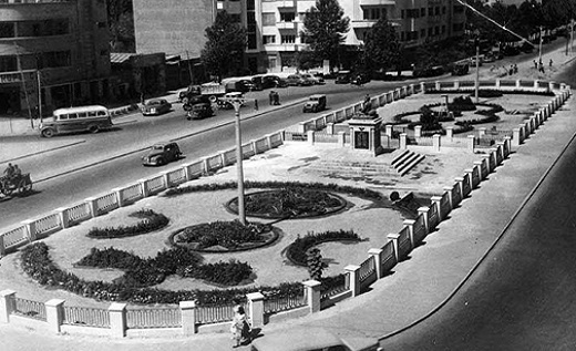 میدان فردوسی در دهه 20 + عکس