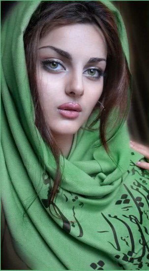 بیوگرافی “مه لقا جابری” دختر مدل ایرانی در کالیفرنیا