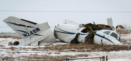 عکس سقوط هواپیما در کانادا ۷ کشته بر جای گذاشت/ «ژان لاپیر» وزیر حمل‌ونقل پیشین جزو قربانیان