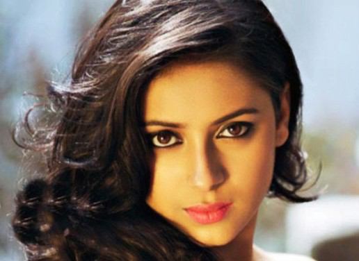بازیگر زن هندی براتیوشا بانرجی (24 ساله) در اقدامی عجیب خودکشی کرد و در خانه اش خود را حلق آویز نمود!