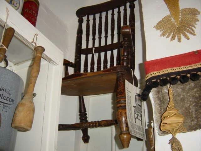 صندلی مرگ،یک صندلی نفرين شده متعلق به یک فرد اعدامی در قرن ۱۸ ام در انگلستان است که از سال ۱۹۷۸ در مو