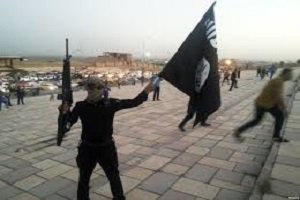 سلفی یک داعشی با اجساد+ عکس