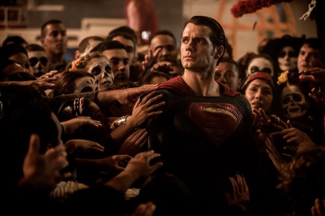 نقد و بررسی فیلم بتمن علیه سوپرمن : طلوع عدالت
