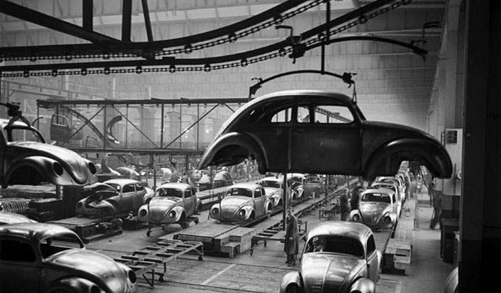 تصویری جالب از کارخانه فولکس واگن ؛ آلمان؛ ولفسبورگ سال 1951   