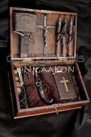 عکس ابزار شکارچیان خون آشامها . اوایل قرن 19 فرانسه