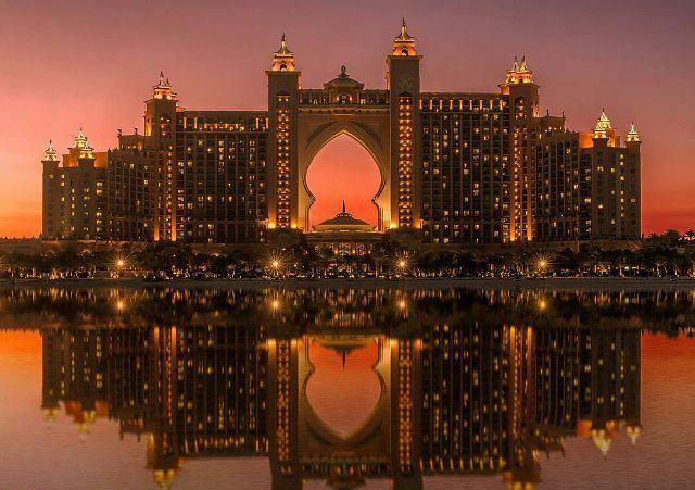 عکس زیبایپنمایی دیدنی از هتل آتلانتیس #دبی هنگام غروب آفتاب
