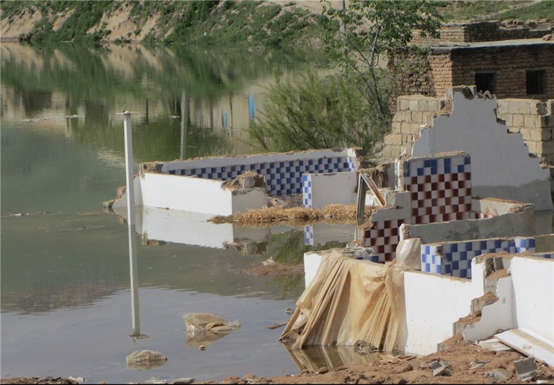 آخرین وضعیت روستاهای متاثر از سرریز آب سد در شهرستان درود/ انتقال ساکنان به روستای جدید