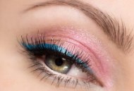 آموزش آرایش چشم : خط چشم آبی و سایه چشم صورتی