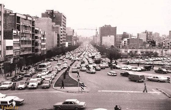 تهران قدیم و پارک کردن خودرو ها در وسط خیابان