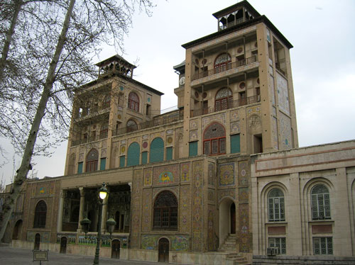 حریق در یک ساختمان تاریخی در تهران