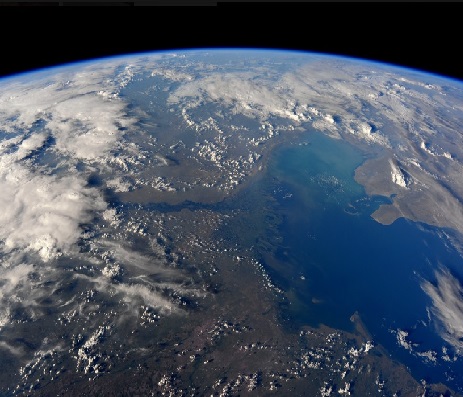 عکس های فضایی از دریای خزر و رودی که آن را به جهان متصل می کند