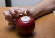 آموزش ساخت جاشمعی: استفاده از سیب به عنوان جاشمعی