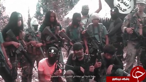 اعدام فجیع سه مرد به دست داعش در فیلیپین (تصاویر۱۸+)