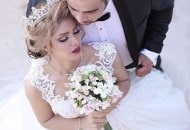 عروسی که با پوشیدن 100 لباس عروس هم راضی نمی‌شد + عکس