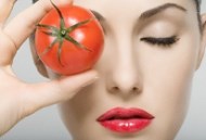 ماسک خانگی گوجه فرنگی | ماسک لایه بردار و مرطوب کننده گوجه