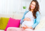 راه‌های درمان و جلوگیری از ترک خوردن شکم در دوران بارداری