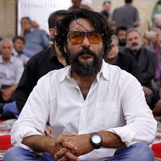 عکس جديد امیرحسین صدیق با عینک نارنجی!