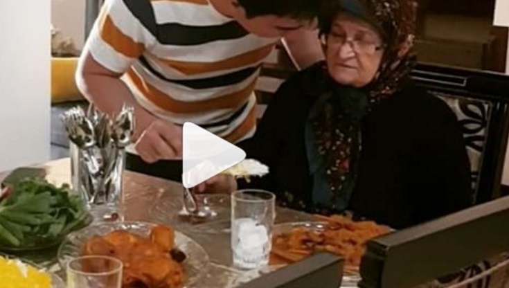 ویدئو جديد و بامزه ناهار خوردن عموپورنگ و مادرش