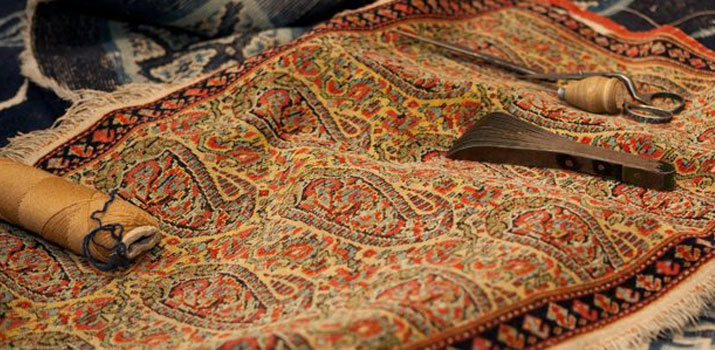 بافت فرش دستبافت با موضوع صلح جهانی در تبریز