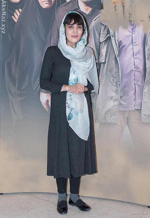 عکس بازیگران زن با مدل لباس های خاص در اکران فیلم هیهات
