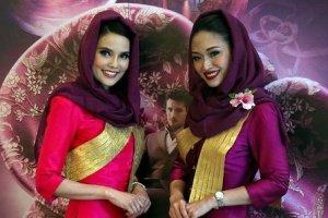 عکس های دیدنی از حجاب مهمانداران زن تایلندی در ایران