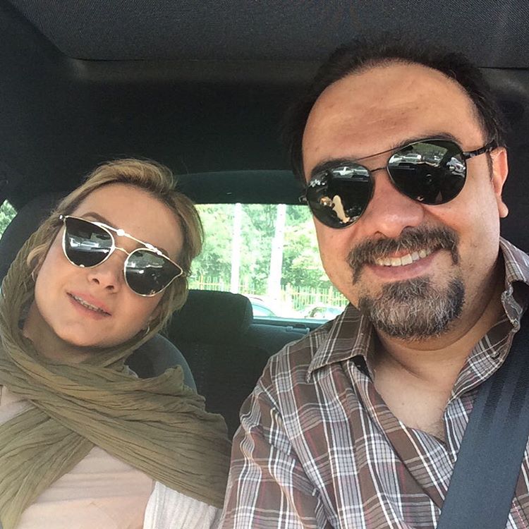عکس جديد سلفی برزو ارجمند و همسرش در ماشین