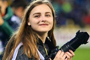 عکسی از دختر جذاب روس که عکاس ویژه سردار آزمون است