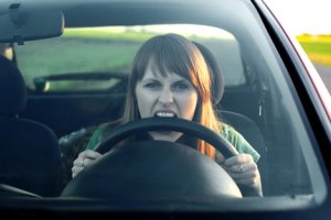 تفاوت اصلی رانندگی زنان و مردان