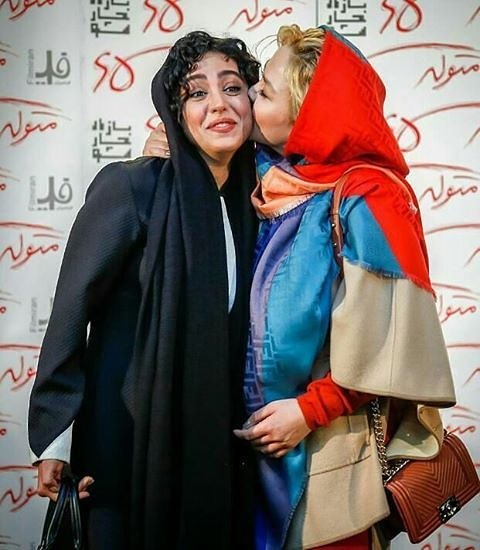 عکس جدید آنا نعمتی در حال بوسیدن هنگامه حمیدزاده