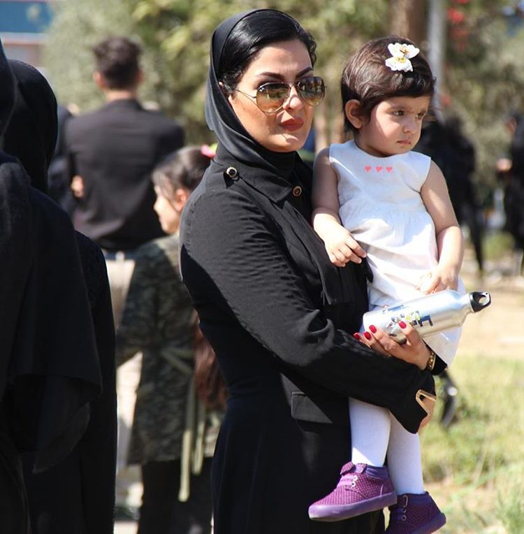 عکس جديد لیلا ایرانی بازیگر دورهمی و دخترش