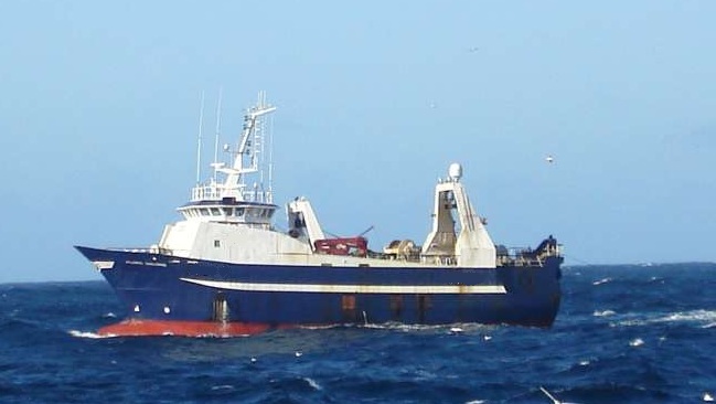 فروش کشتی ماهیگیری ترال stern trawler  380ton