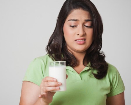 فوايد شير | شیر گرم بهتر است یا سرد؟
