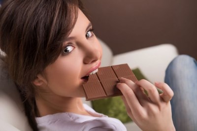 https://rozup.ir/view/1952602/woman-enjoying-chocolate-720x479.jpg